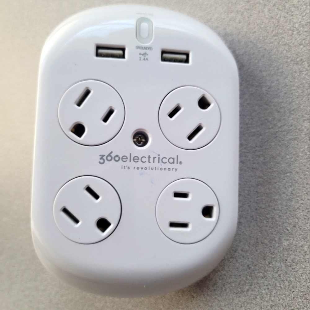 Surge Protector with 4 Rotating‎ Outlets and 2 USB Ports Revolve